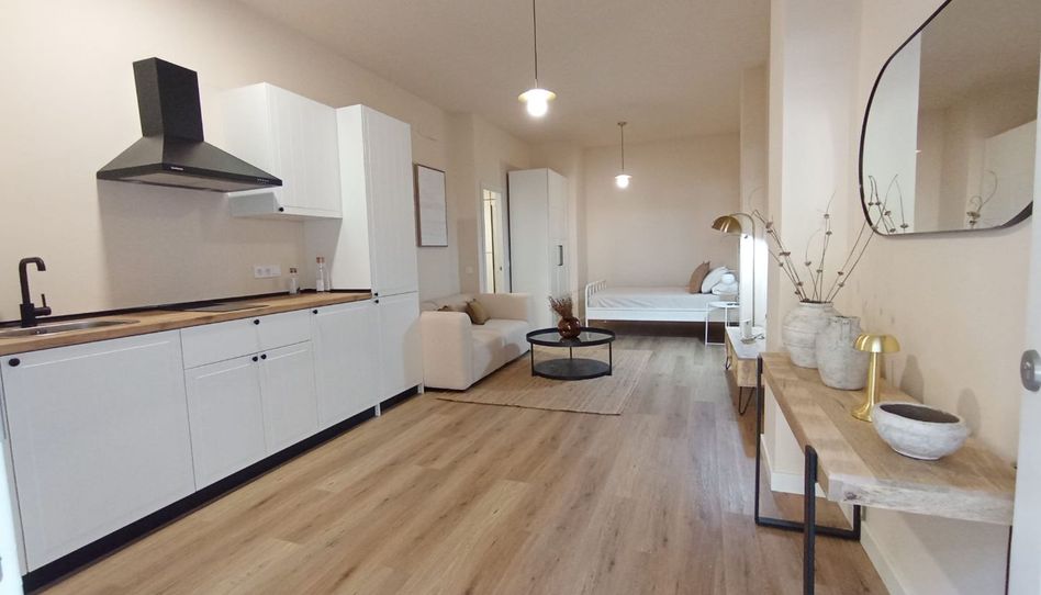 Apartamento de alquiler en Calle Isla Cristina, 14, Girón - Las Delicias, Málaga Capital - imagen 1 Foto 1 de Apartamento de alquiler en Calle Isla Cristina, 14, Girón - Las Delicias, Málaga Capital