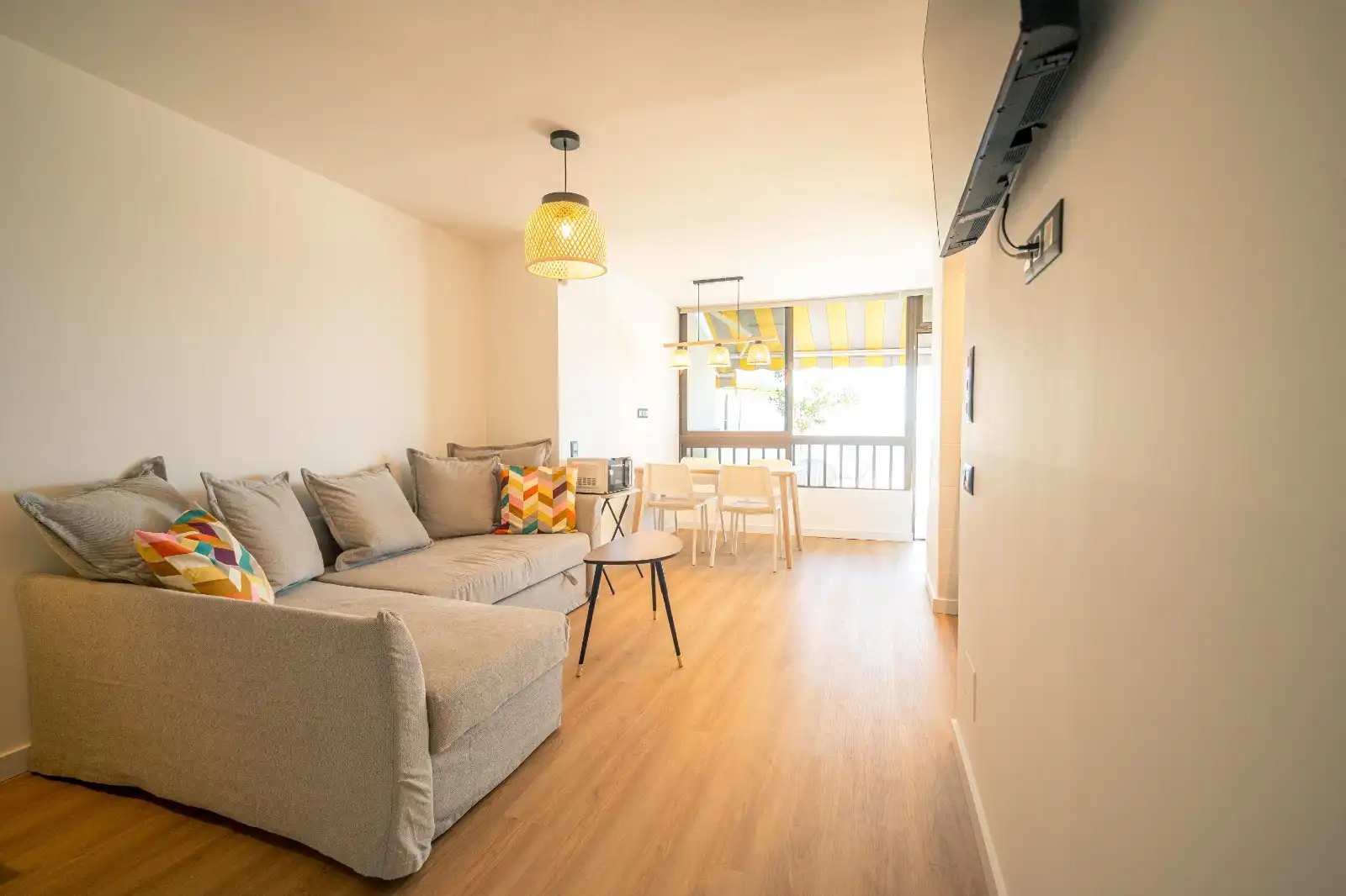 Estudi de lloguer a Avenida de la Verga, 4, Arguineguín Sala d'estar de Estudi de lloguer en Mogán amb Parquet, Terrassa i Moblat