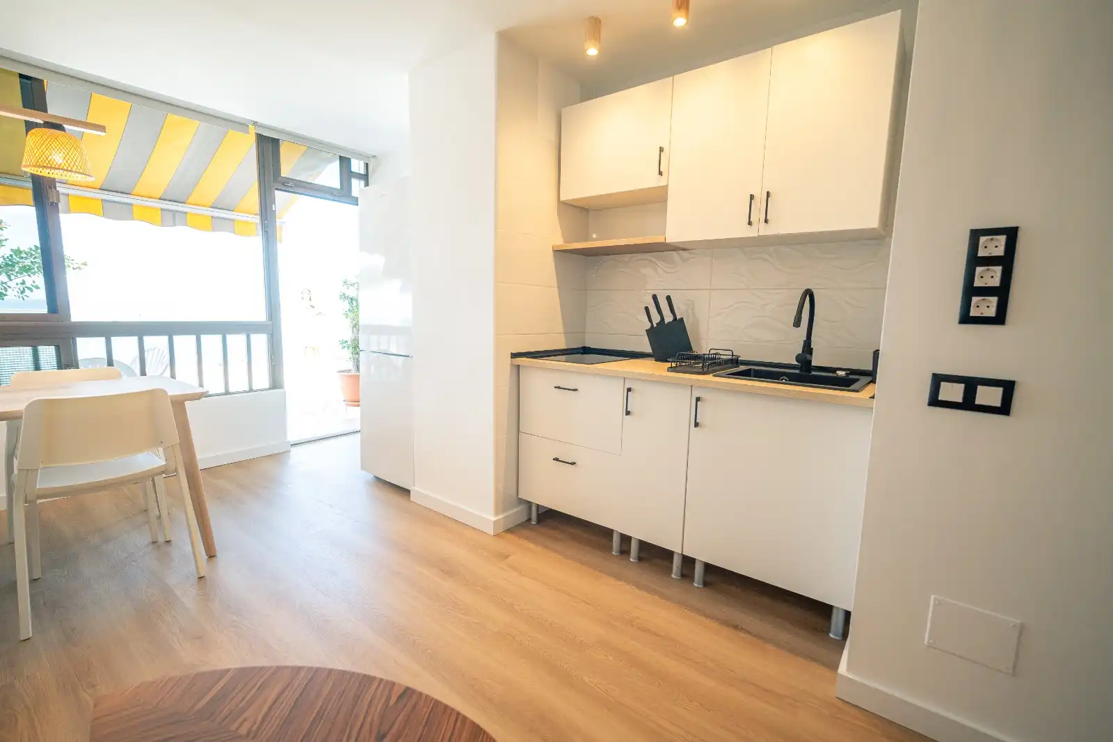 Estudi de lloguer a Avenida de la Verga, 4, Arguineguín Cuina de Estudi de lloguer en Mogán amb Parquet, Terrassa i Moblat