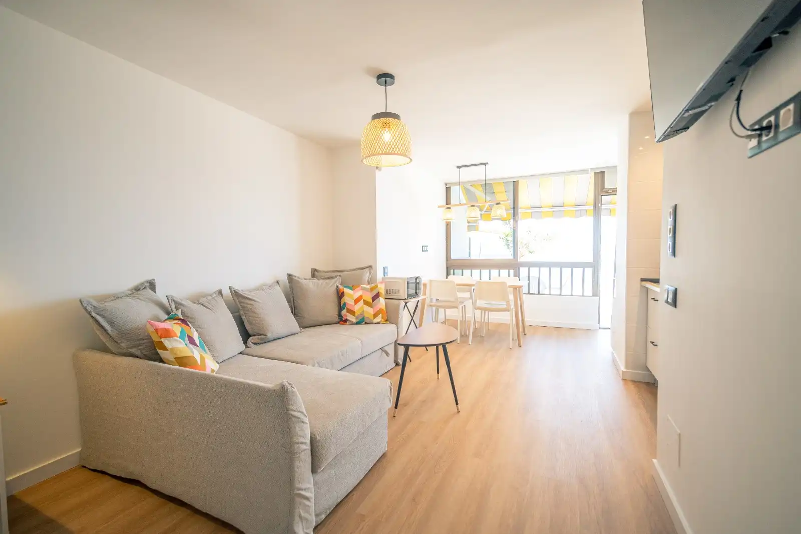 Estudi de lloguer a Avenida de la Verga, 4, Arguineguín Sala d'estar de Estudi de lloguer en Mogán amb Parquet, Terrassa i Moblat