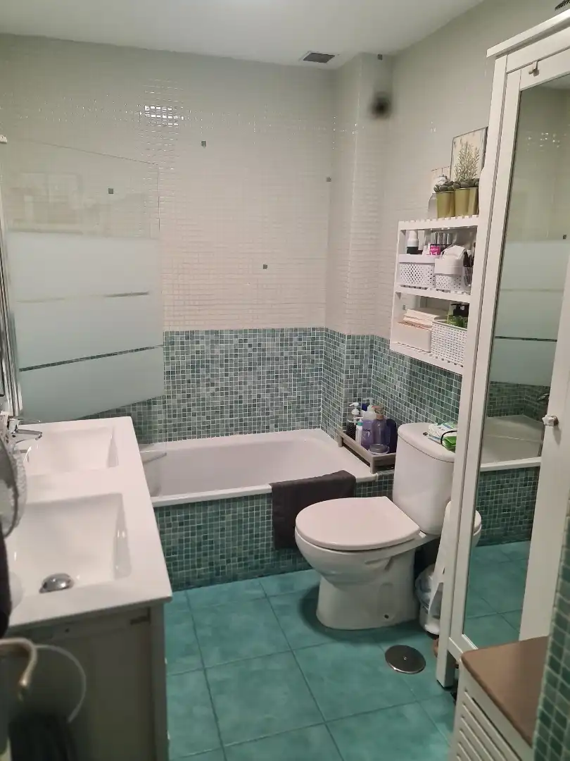 Bathroom of Apartments for sale in Algeciras