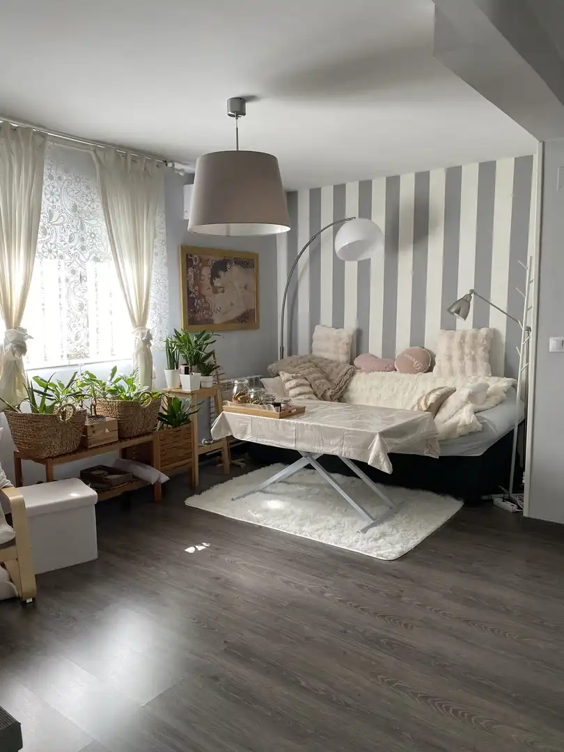 Piso en venta en Calle del Camino de los Vinateros, 33, Media Legua Sala de estar de Piso en venta en Madrid con Aire acondicionado, Calefacción y Trastero