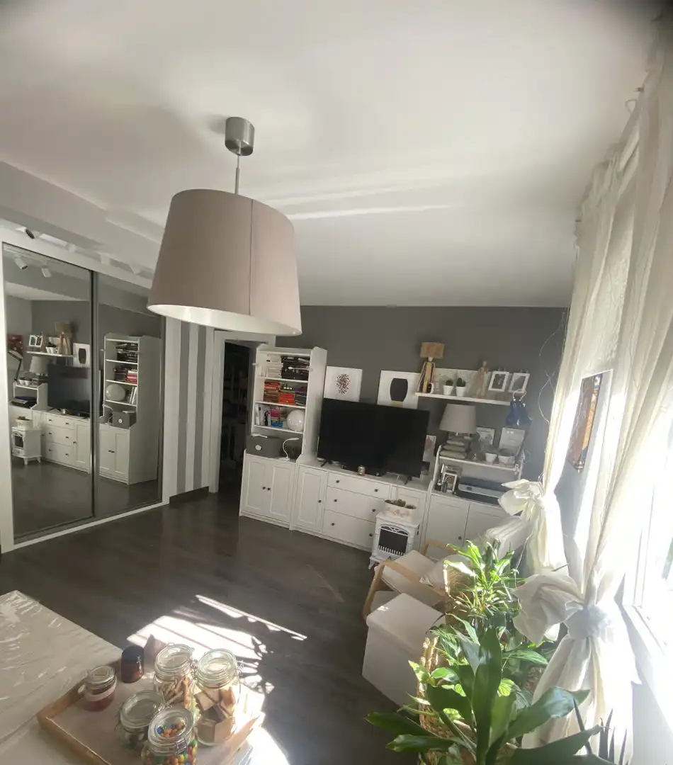 Piso en venta en Calle del Camino de los Vinateros, 33, Media Legua Sala de estar de Piso en venta en Madrid con Aire acondicionado, Calefacción y Trastero
