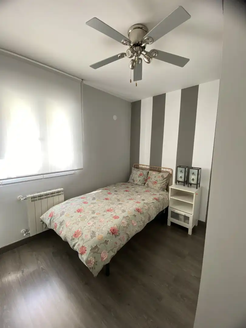 Piso en venta en Calle del Camino de los Vinateros, 33, Media Legua Habitación de Piso en venta en Madrid con Aire acondicionado, Calefacción y Trastero