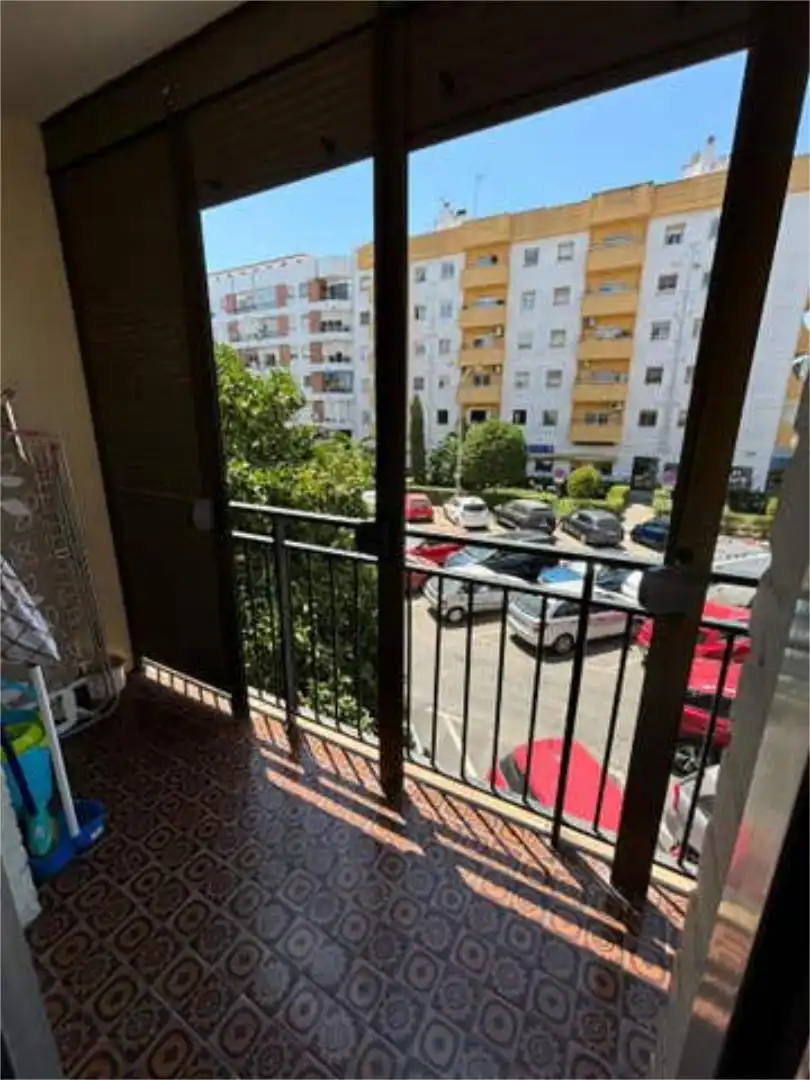 Piso de alquiler en La Calzada - La Florida Terraza de Piso de alquiler en Sevilla con Terraza, Amueblado y Se aceptan mascotas