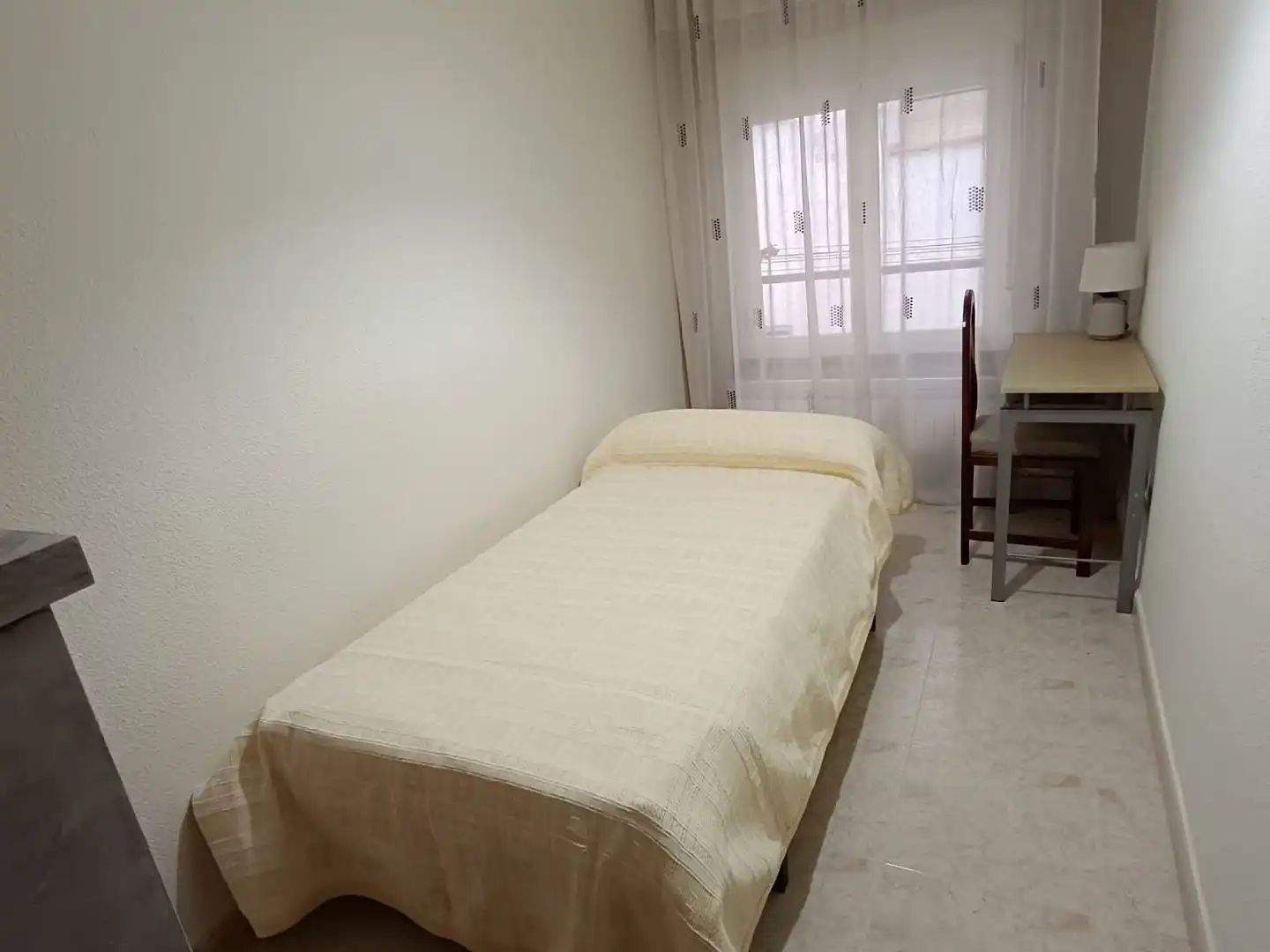 Flat for rent in Calle Galileo, 12, Garrido Sur Bedroom of Flat for rent in Salamanca Capital with Balcony