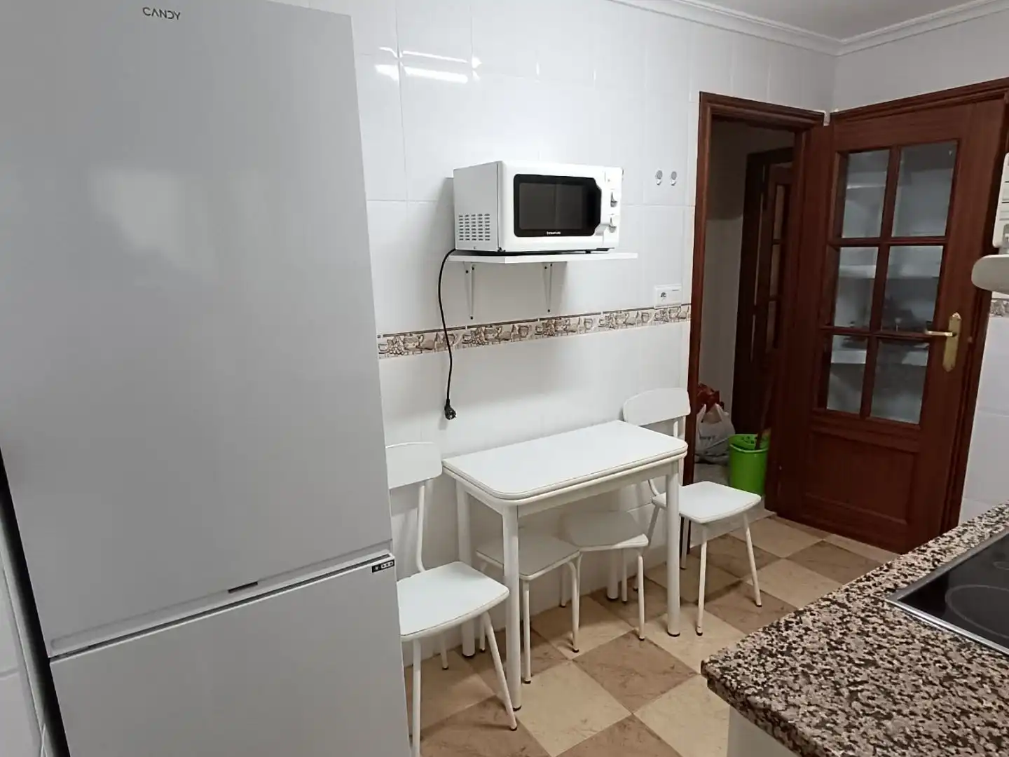 Flat for rent in Calle Galileo, 12, Garrido Sur Kitchen of Flat for rent in Salamanca Capital with Balcony
