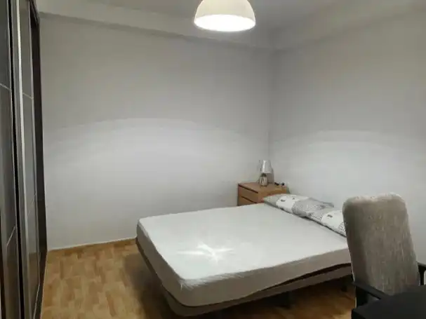 Piso en venta en Plaza Tercio de Flandes, 4, El Carmen Habitación de Piso en venta en San Fernando con Trastero y Amueblado