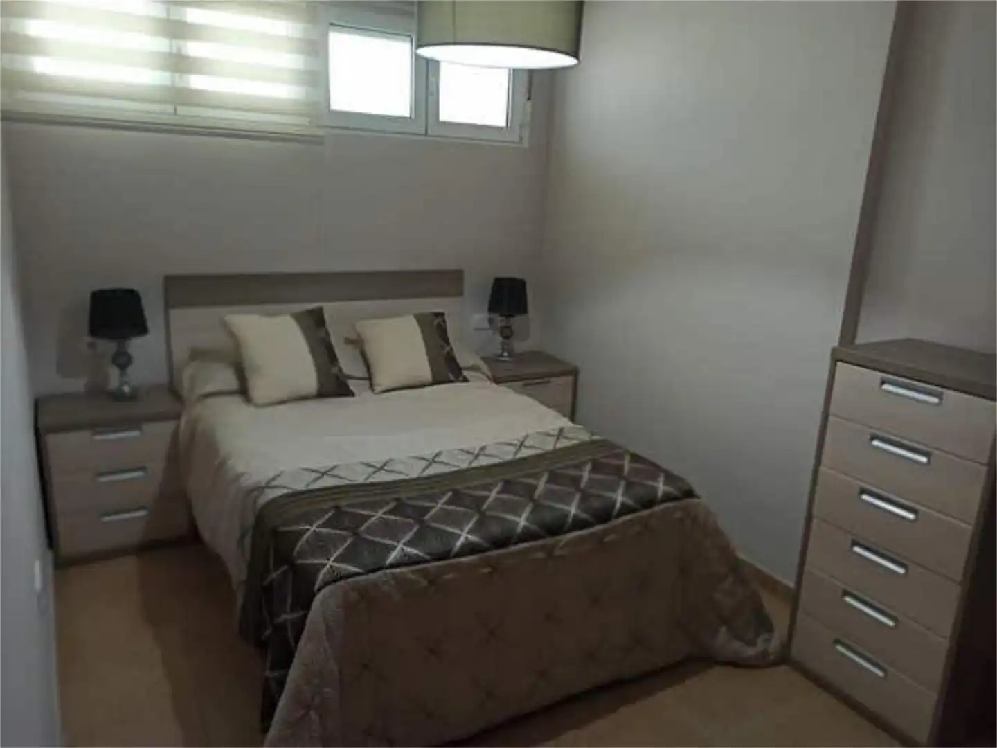 Piso de alquiler en Astilleros - La Paz - Loreto - El Corte Inglés Habitación de Piso de alquiler en Cádiz con Jardín privado y Amueblado