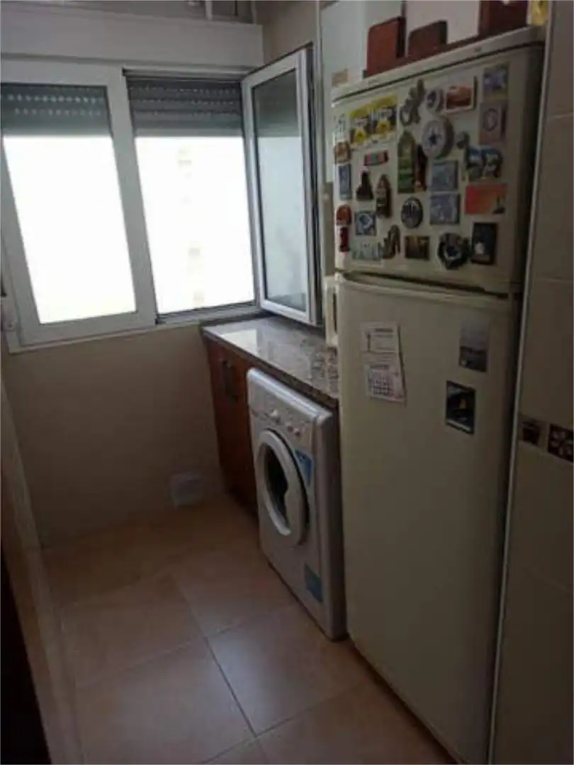 Piso de alquiler en Astilleros - La Paz - Loreto - El Corte Inglés Cocina de Piso de alquiler en Cádiz con Jardín privado y Amueblado