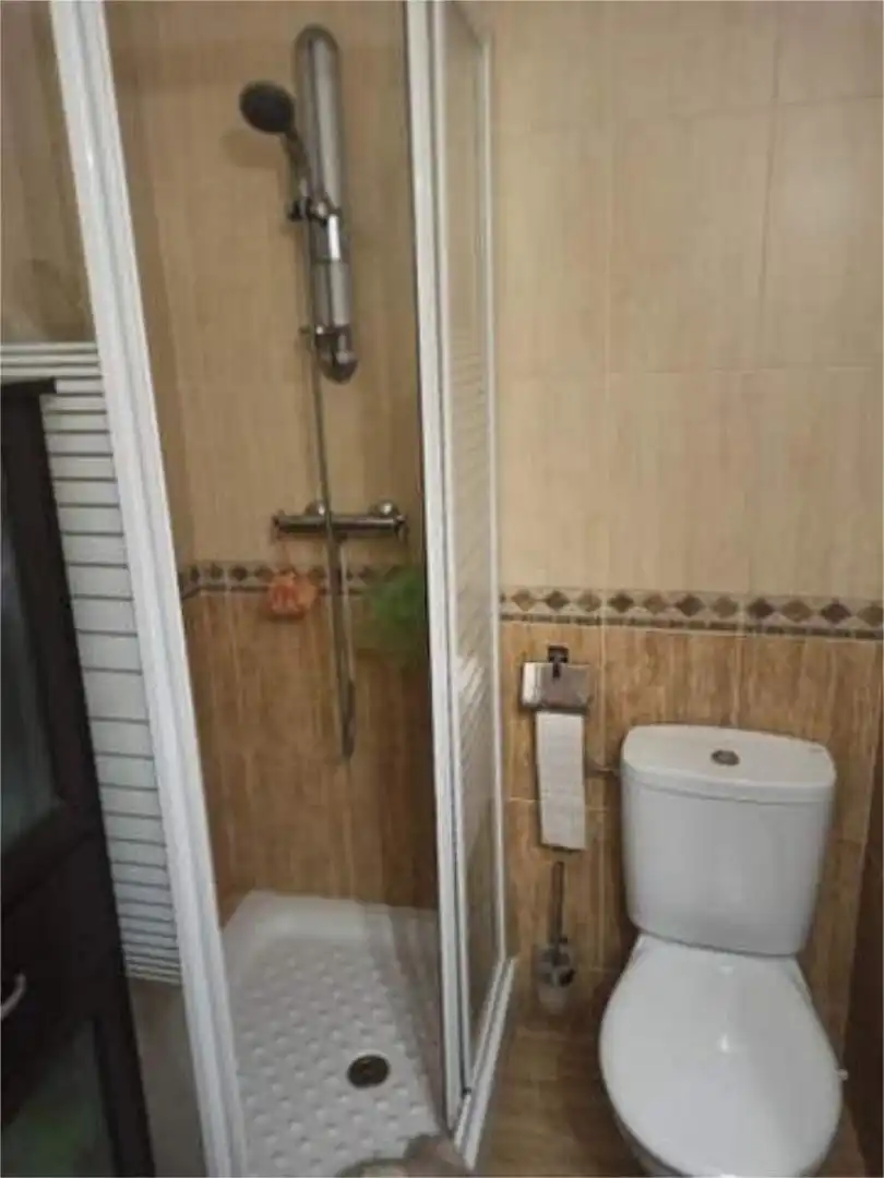 Piso de alquiler en Astilleros - La Paz - Loreto - El Corte Inglés Baño de Piso de alquiler en Cádiz con Jardín privado y Amueblado