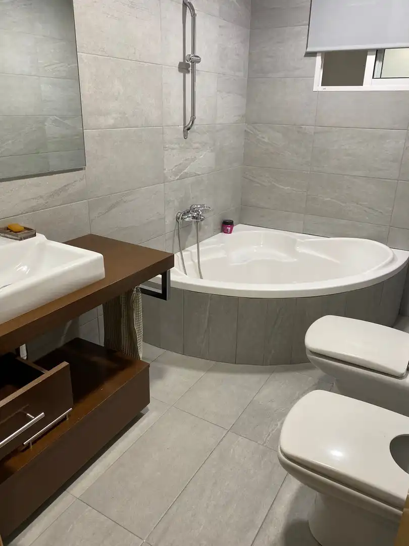 Flat for rent in Calle Muñoz de la Peña, 7, San Andrés - San Antolín Bathroom of Flat for rent in Murcia with Air Conditioner, Parquet flooring and Furnished