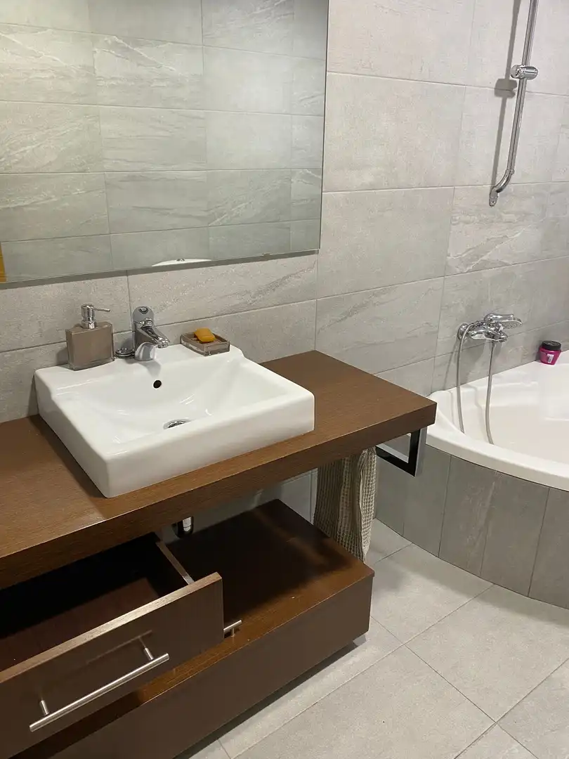Flat for rent in Calle Muñoz de la Peña, 7, San Andrés - San Antolín Bathroom of Flat for rent in Murcia with Air Conditioner, Parquet flooring and Furnished