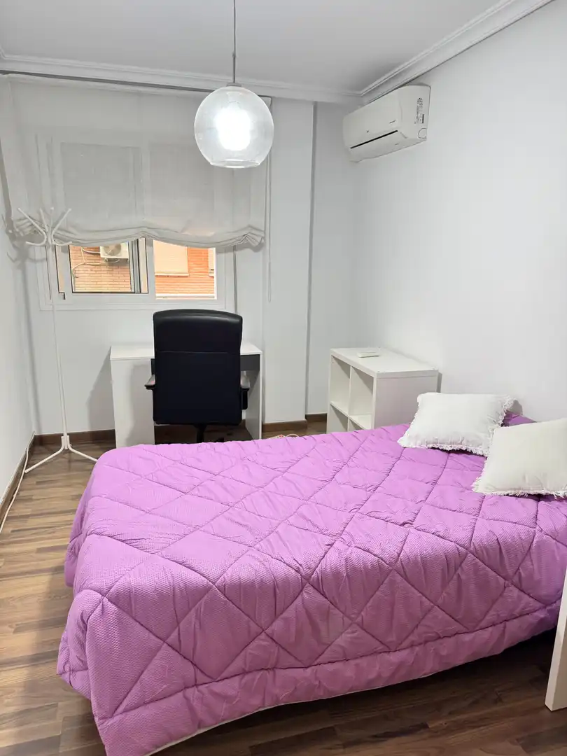 Flat for rent in Calle Muñoz de la Peña, 7, San Andrés - San Antolín Bedroom of Flat for rent in Murcia with Air Conditioner, Parquet flooring and Furnished
