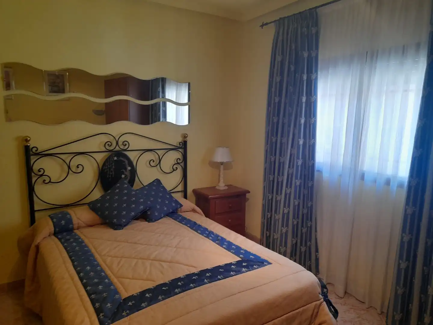 Casa o xalet en venda a Callejón Callejuela, 18, Iriépal - Taracena - Valdenoches Dormitori de Casa o xalet en venda en Guadalajara amb Jardí privat, Terrassa i Piscina