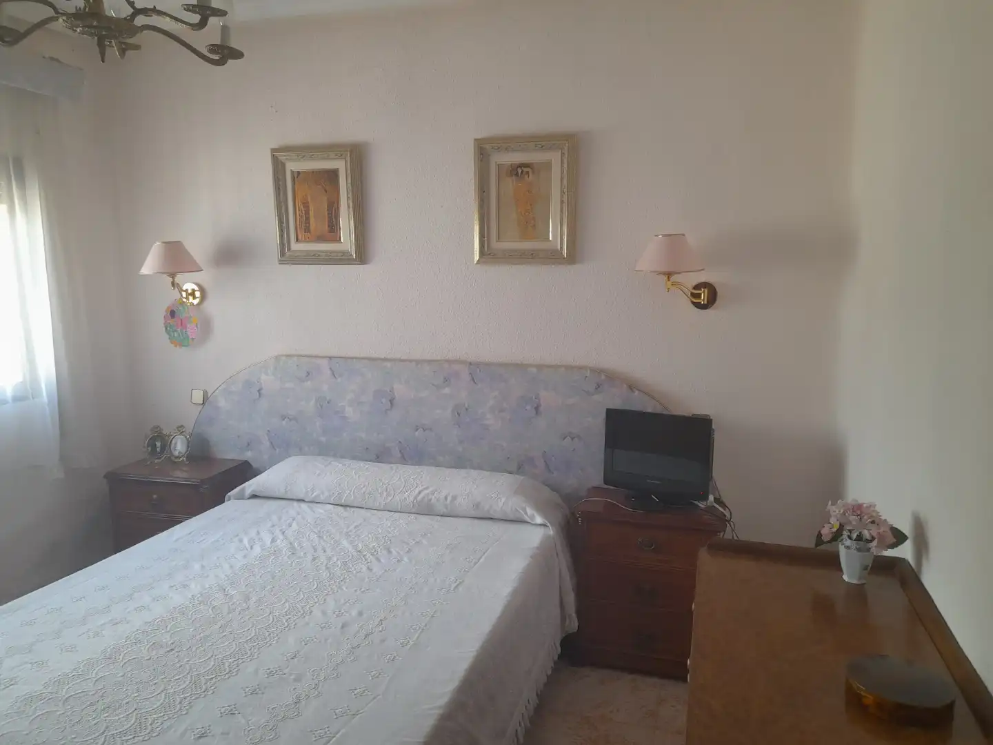 Casa o xalet en venda a Callejón Callejuela, 18, Iriépal - Taracena - Valdenoches Dormitori de Casa o xalet en venda en Guadalajara amb Jardí privat, Terrassa i Piscina