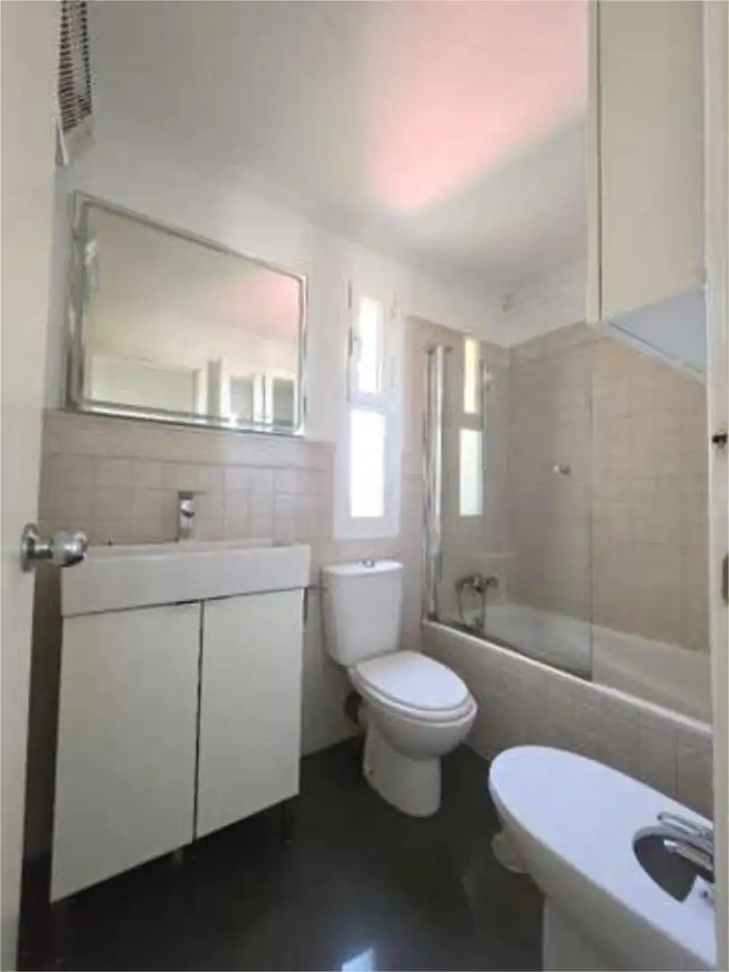 Flat for rent in Centro Bathroom of Flat for rent in Tomares with Pets allowed