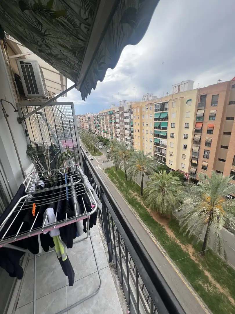 Habitación en Carrer dels Sants Just i Pastor, 68, Aiora Habitación en Carrer dels Sants Just i Pastor, 68, Aiora