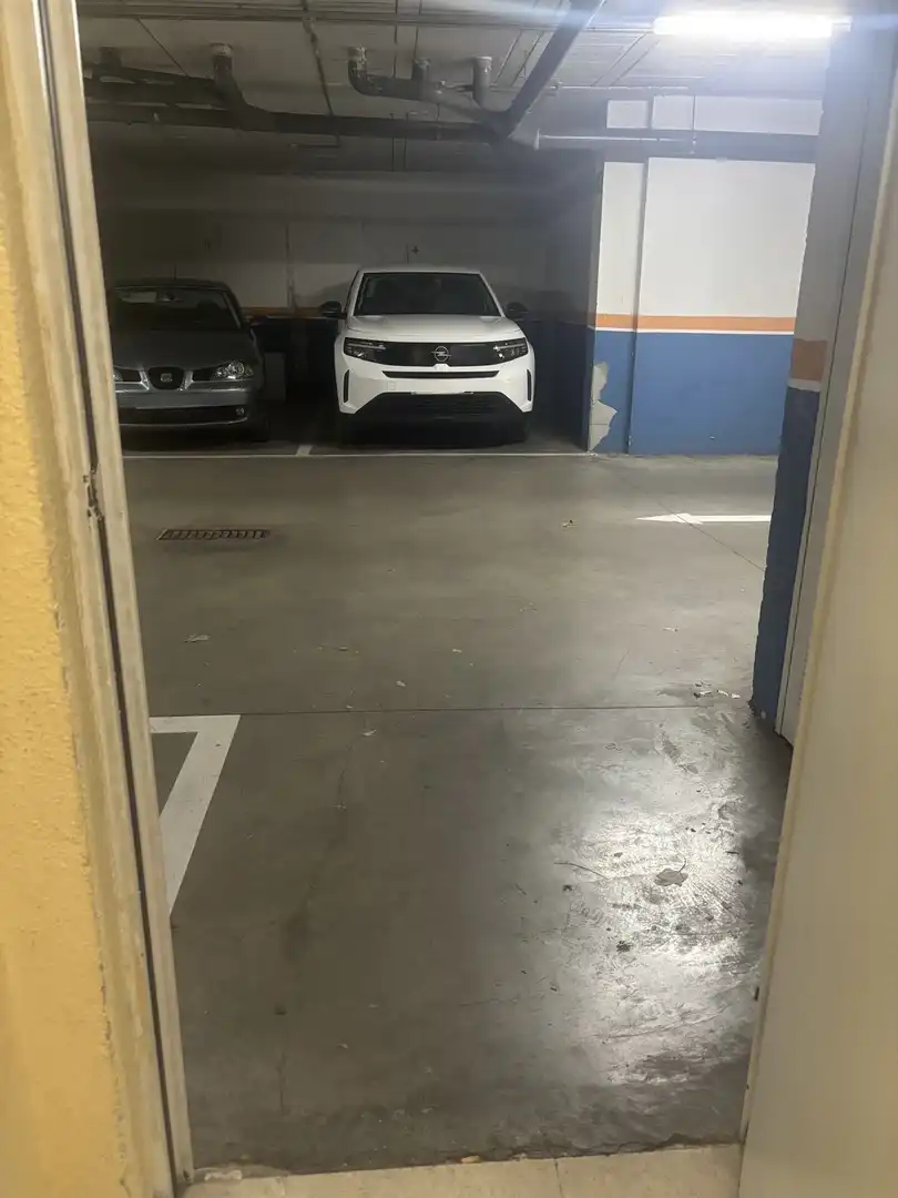 Wohnung zum Verkauf in Calle Sierra de Tentudía, Norte Parkplatz von Wohnung zum Verkauf in Mérida mit Privatgarten und Möbliert