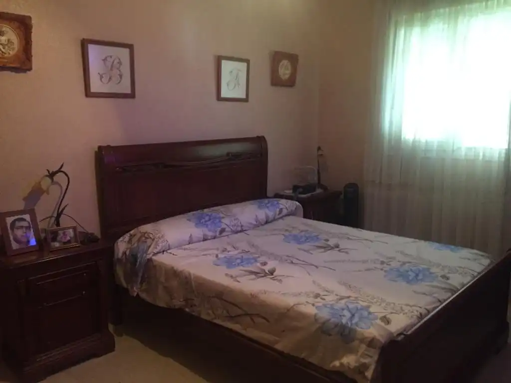 Wohnung zum Verkauf in Calle Sierra de Tentudía, Norte Schlafzimmer von Wohnung zum Verkauf in Mérida mit Privatgarten und Möbliert