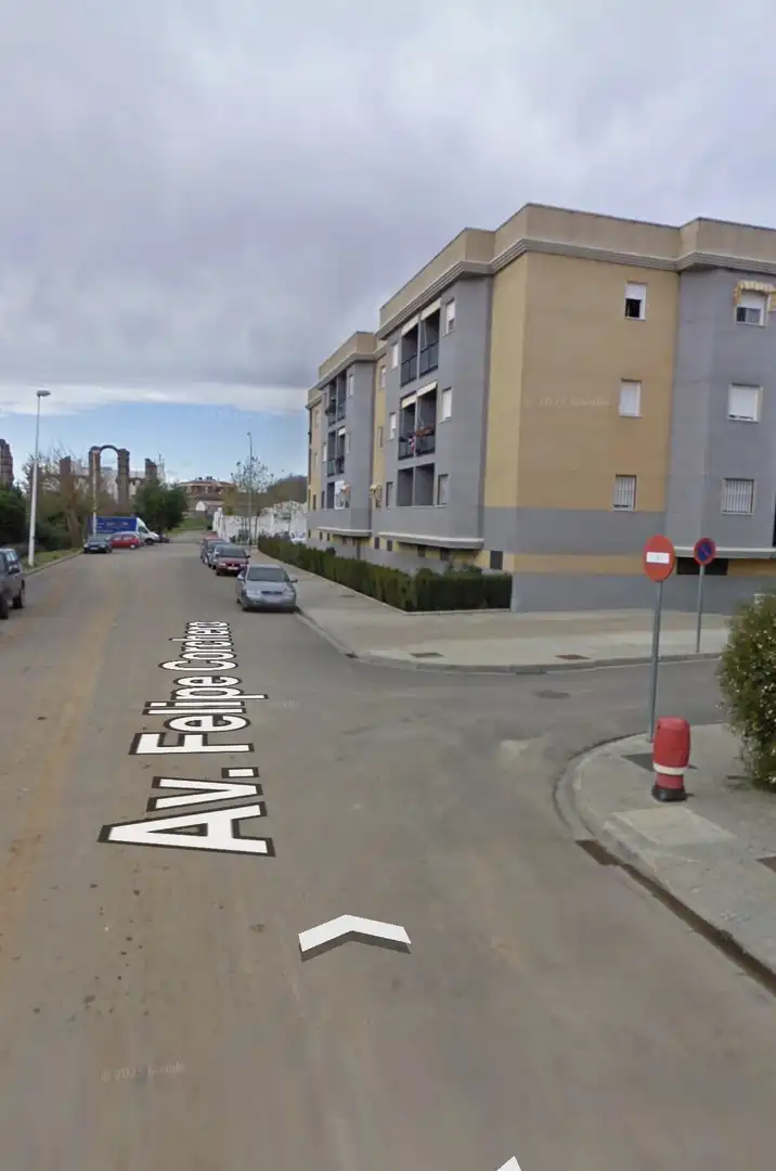 Wohnung zum Verkauf in Calle Sierra de Tentudía, Norte Außenansicht von Wohnung zum Verkauf in Mérida mit Privatgarten und Möbliert