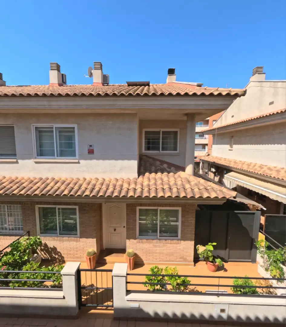 Casa o xalet en venda a Carrer Artur Martorell, 7, Regueral - Prat d'en Forés Vista exterior de Casa o xalet en venda en Cambrils amb Aire condicionat, Terrassa i Piscina