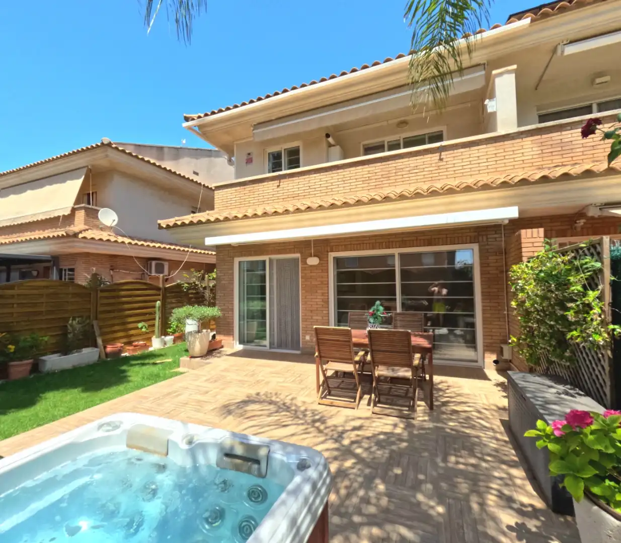 Casa o xalet en venda a Carrer Artur Martorell, 7, Regueral - Prat d'en Forés Vista exterior de Casa o xalet en venda en Cambrils amb Aire condicionat, Terrassa i Piscina