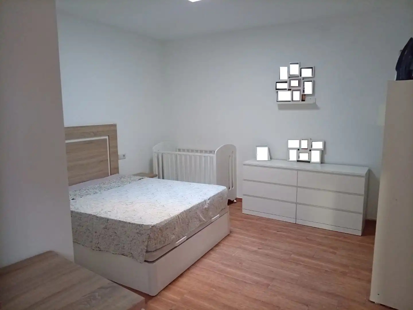 Erdgeschoss zum Verkauf in Calle Escopeteros, 14, Casco Antiguo Schlafzimmer von Erdgeschoss zum Verkauf in Algeciras mit Terrasse, Abstellraum und Möbliert