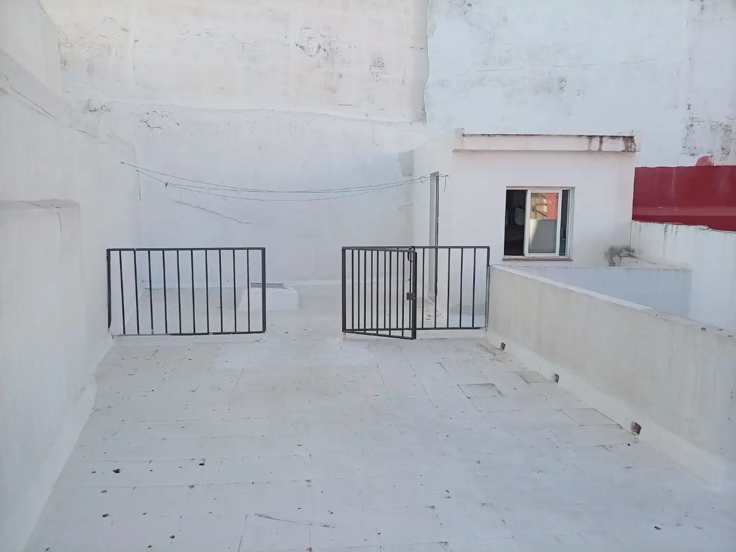 Erdgeschoss zum Verkauf in Calle Escopeteros, 14, Casco Antiguo Terrasse von Erdgeschoss zum Verkauf in Algeciras mit Terrasse, Abstellraum und Möbliert