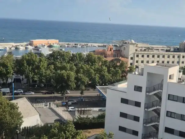 Piso en venta en Avenida General López Domínguez, 4, Los Jardines de Marbella - La Ermita Vista exterior de Piso en venta en Marbella con Aire acondicionado, Jardín privado y Terraza