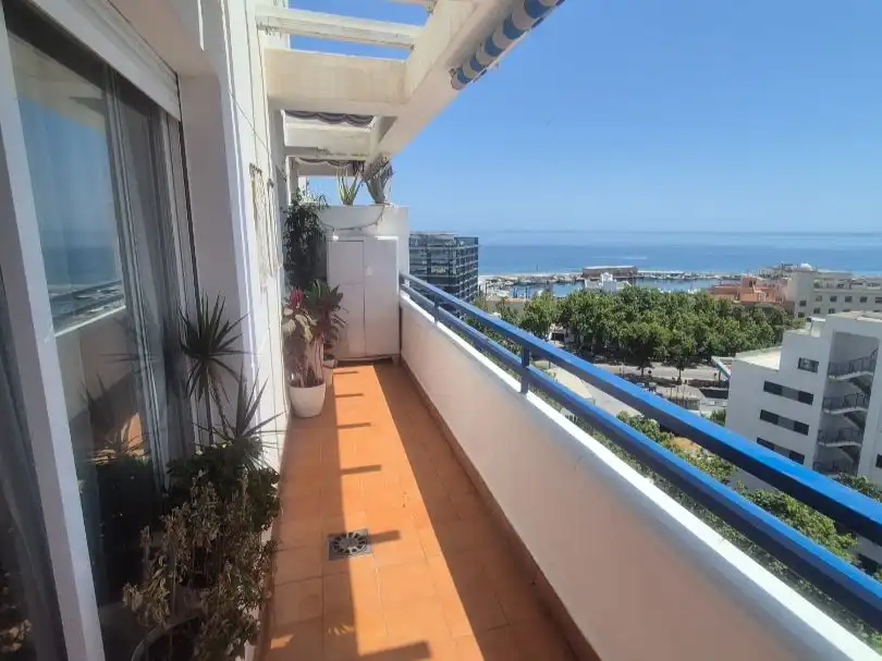 Piso en venta en Avenida General López Domínguez, 4, Los Jardines de Marbella - La Ermita Vista exterior de Piso en venta en Marbella con Aire acondicionado, Jardín privado y Terraza
