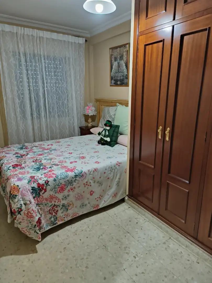 Pis en venda a Calle Doctor Antonio Herrera Carmona, 1, El Torrejón - El Cerezo Dormitori de Pis en venda en Sevilla amb Aire condicionat, Terrassa i Forn