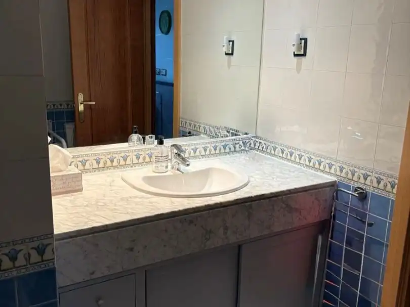 Piso en venta en Gran Vía de Hortaleza, 63, Pinar del Rey Baño de Piso en venta en Madrid con Aire acondicionado, Calefacción y Parquet