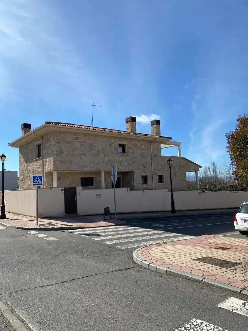 Casa o chalet en venta en Calle Emilia Pardo Bazán, 40, Hervencias Vista exterior de Casa o chalet en venta en Ávila Capital con Terraza y Balcón
