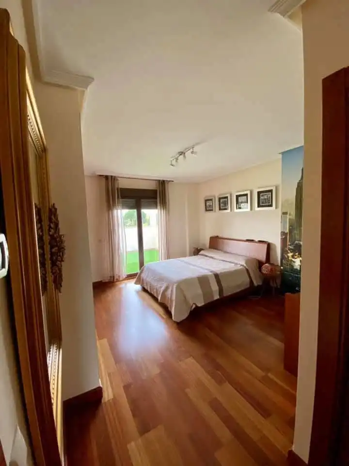 Casa o chalet en venta en Calle Emilia Pardo Bazán, 40, Hervencias Habitación de Casa o chalet en venta en Ávila Capital con Terraza y Balcón