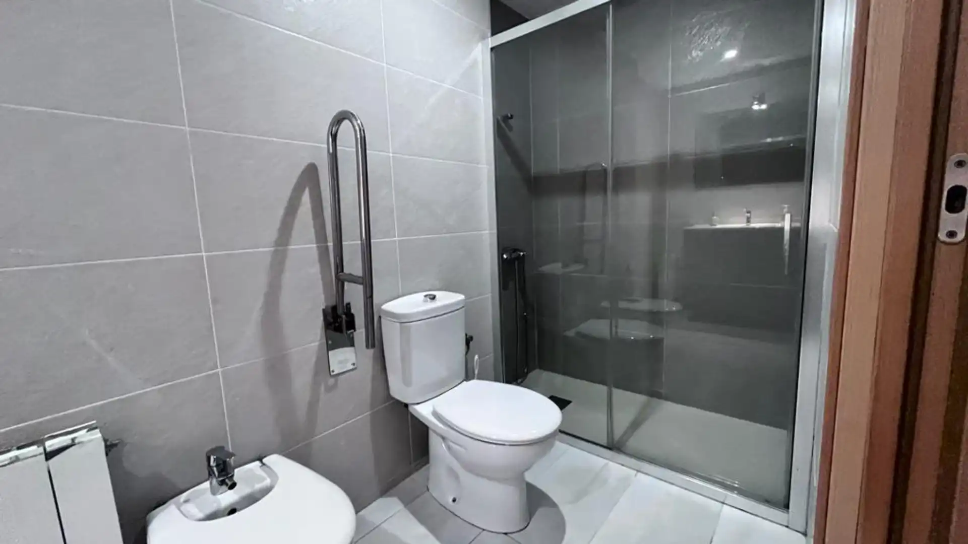 Bathroom of Flat for sale in Mollet del Vallès  with Air Conditioner and Terrace