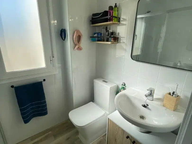 Piso de alquiler en Calle Unamuno, 4, Umbrete Baño de Piso de alquiler en Umbrete con Aire acondicionado y Terraza