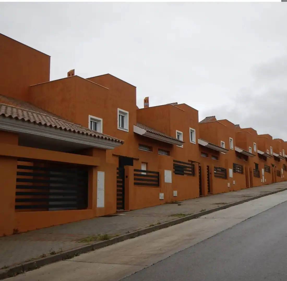 Casa o chalet en venta en Calle San Sebastián, 2, Medina Sidonia Vista exterior de Casa o chalet en venta en Medina Sidonia con Terraza, Piscina y Balcón