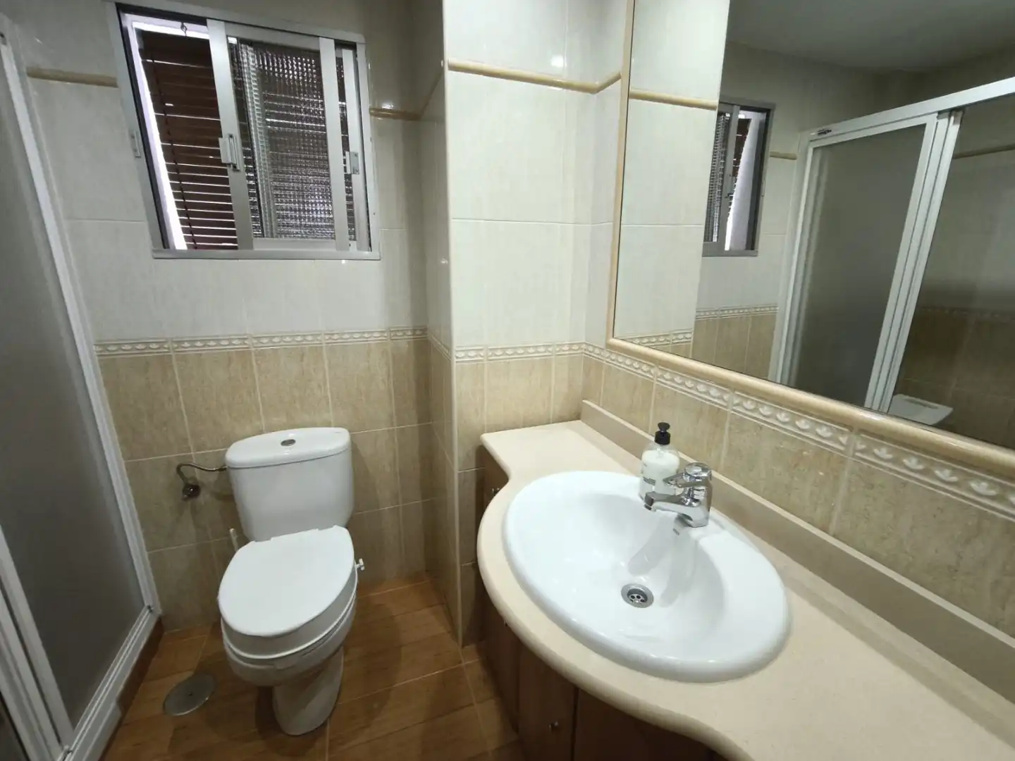 Piso de alquiler en Pasaje Marino Alonso Infantas, 2, Parque Figueroa Baño de Piso de alquiler en Córdoba con Aire acondicionado y Amueblado