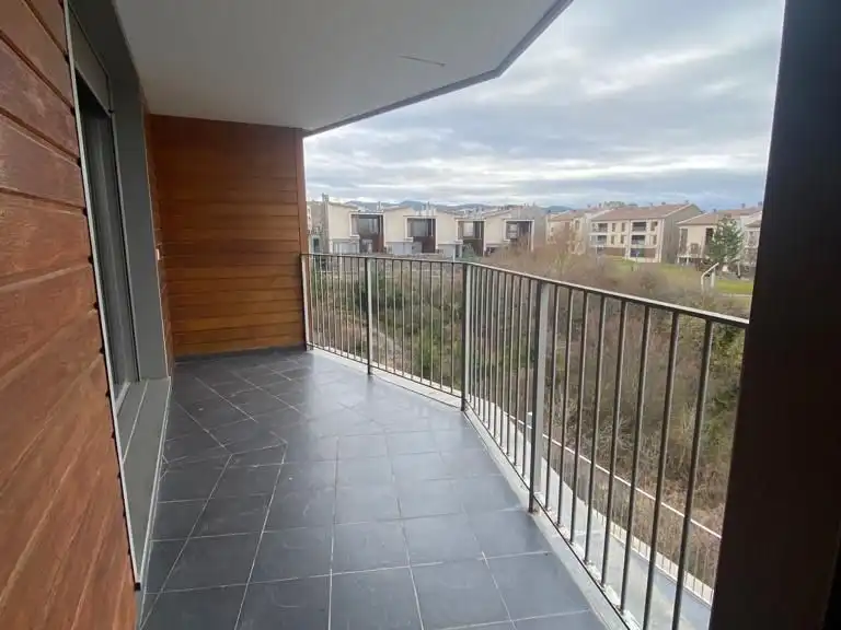 Terraza de Piso en venta en Sabiñánigo con Piscina y Balcón