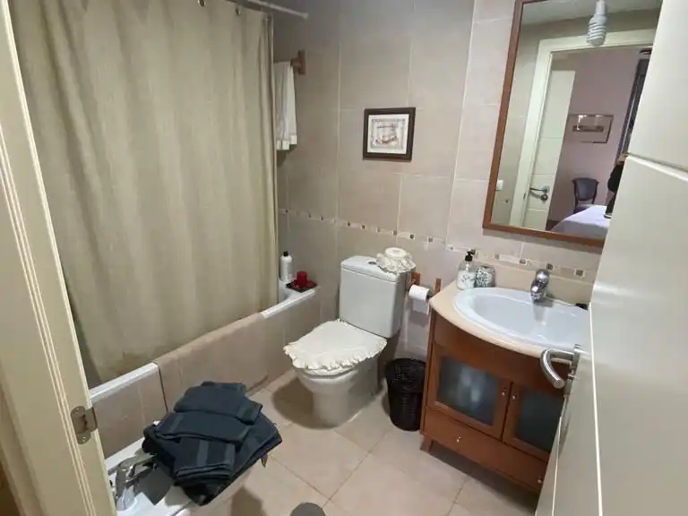 Baño de Piso en venta en Sabiñánigo con Piscina y Balcón