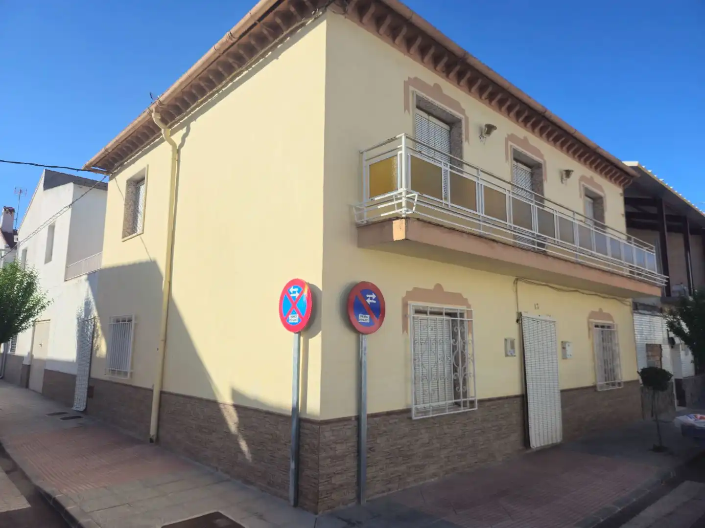 Detached homes for sale in Calle Sanchez del Corral, 13, Ayuntamiento Exterior view of Detached homes for sale in Alhendín with Terrace and Balcony