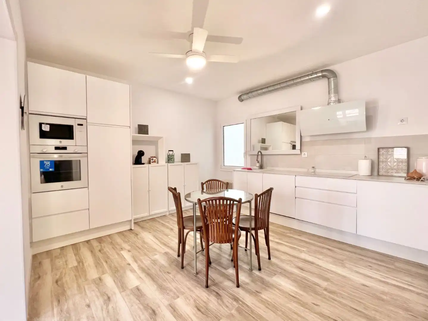 Flat for rent in Carrer del Consell de Cent, 226, L'Antiga Esquerra de l'Eixample Kitchen of Flat for rent in Barcelona Capital with Terrace