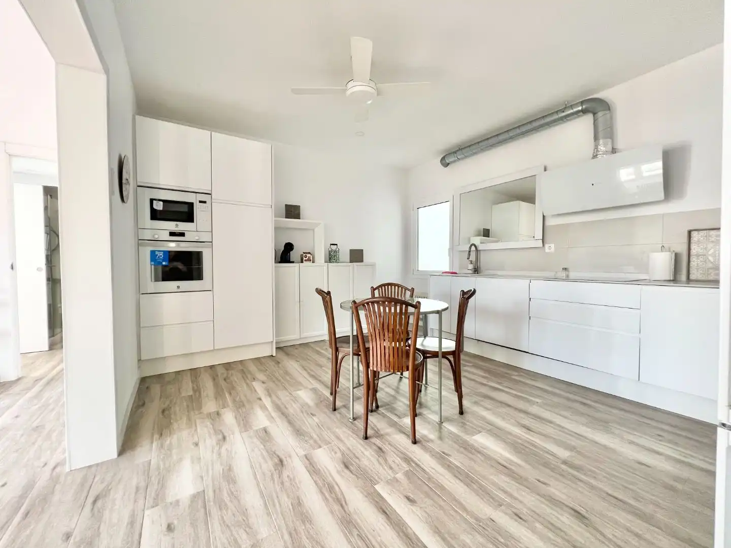 Flat for rent in Carrer del Consell de Cent, 226, L'Antiga Esquerra de l'Eixample Kitchen of Flat for rent in Barcelona Capital with Terrace