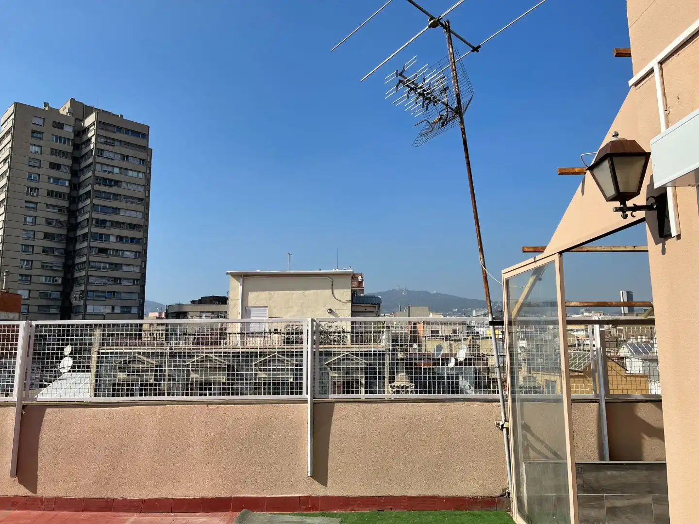 Flat for rent in Carrer del Consell de Cent, 226, L'Antiga Esquerra de l'Eixample Exterior view of Flat for rent in Barcelona Capital with Terrace