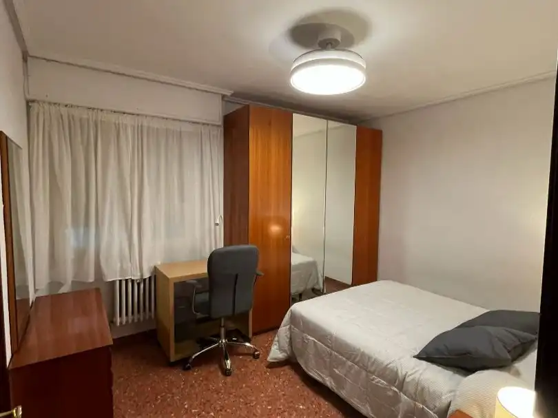 Wohnung zur Miete in Calle del Doctor Cerrada, 7, Doctor Cerrada Schlafzimmer von Wohnung zur Miete in Zaragoza mit Klimaanlage, Heizung und Parkett