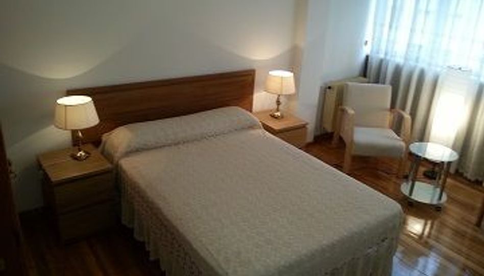 Room in Avenida de Salamanca, 13, Campus Norte - San Caetano, Santiago de Compostela - image 1 Photo 1 of Room in Avenida de Salamanca, 13, Campus Norte - San Caetano, Santiago de Compostela