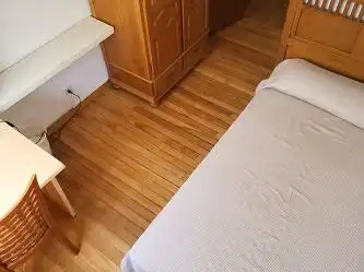 Room in Avenida de Salamanca, 13, Campus Norte - San Caetano Bedroom of Flat for share in Santiago de Compostela with Heating, Parquet flooring and Storage room