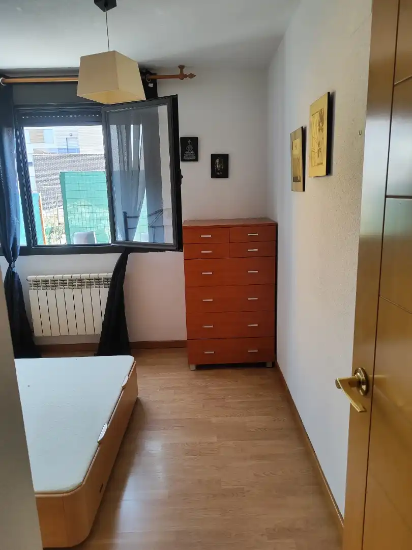 Wohnungen zur Miete in Calle Laguna, 17, Cistérniga Schlafzimmer von Wohnungen zur Miete in Cistérniga mit Heizung, Parkett und Terrasse