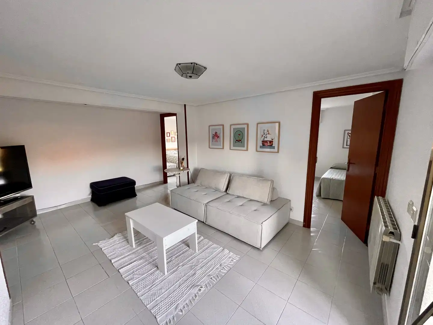Sala d'estar de Casa o xalet en venda en Alesón amb Calefacció, Jardí privat i Terrassa
